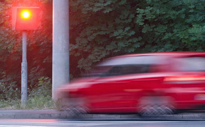 Red light camera violations: Νέα διάταξη τίθεται σε ισχύ από 1η Μαΐου, με φυλάκιση σε όποιον παραβιάσει σηματοδότη & προκαλέσει τροχαίο ατύχημα ή δυστύχημα!!