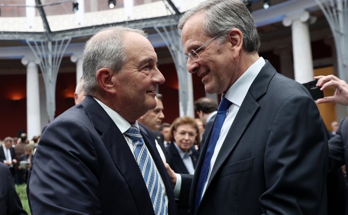 15th Congress of New Democracy: Στο φουλ οι γαλάζιες μηχανές για το συνέδριο της ΝΔ - Παρόντες Καραμανλής, Σαμαράς