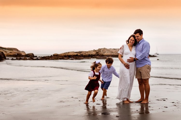 Greece's low birth rate - Reuters: Η χαμένη μάχη της Ελλάδας με την υπογεννητικότητα - «Αν έχεις οικογένεια είσαι ήρωας»