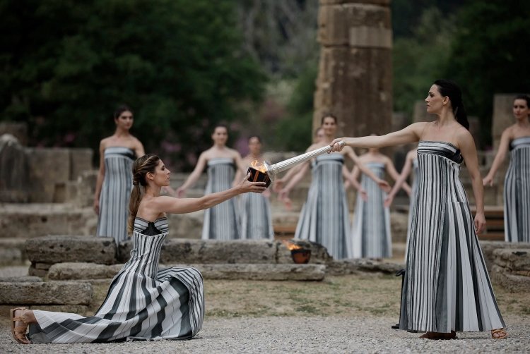 Lighting of the Olympic Flame: Ολυμπιακοί Αγώνες-Παρίσι 2024 - Η Ολυμπιακή Φλόγα ξεκίνησε το ταξίδι της από την Αρχαία Ολυμπία [Video]