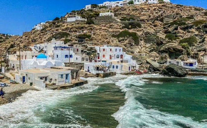Tourism Season 2024: H βρετανική Express ξεχωρίζει τη Σίφνο για το 2024