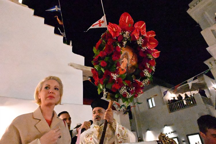 Great and Holy Pascha in Mykοnos: Ανάσταση στην Μύκονο - Πάσχα Κυρίου Πάσχα!!! [εικόνες + videos]
