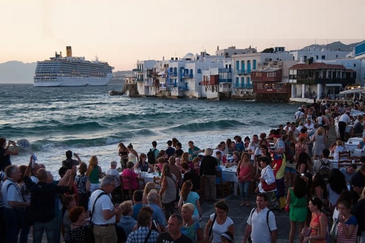 Hellenic Hoteliers Federation:  Ένσταση για τα περί «υπερτουρισμού» - Πραγματικό πρόβλημα οι ελλιπείς δημόσιες υποδομές!!