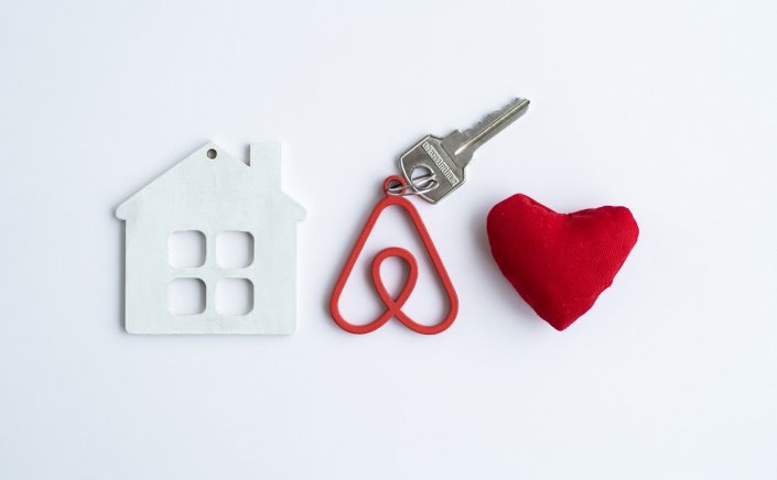 AirbnB Short Term Rentals: Τι κερδίζουν οι ιδιοκτήτες  Airbnb, που επιστρέφουν στη μακροχρόνια μίσθωση!!