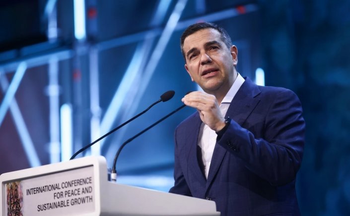 SYRIZA-PA: Χτυπήματα κάτω από τη μέση στον Αλέξη!!