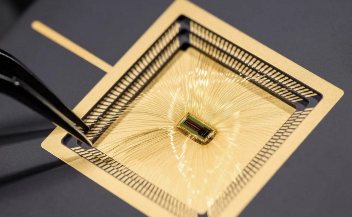 Tiny mind-reading chip: Μικροσκοπικό τσιπ ανάγνωσης μυαλού μετατρέπει τις σκέψεις σε κείμενο με ακρίβεια 91%