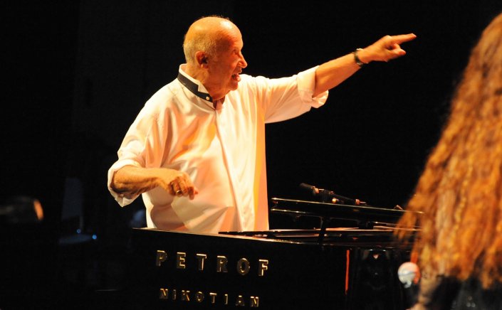 Notable Death: Σταμάτησαν του ρολογιού οι δείκτες.... Πέθανε ο σπουδαίος συνθέτης Μίμης Πλέσσας