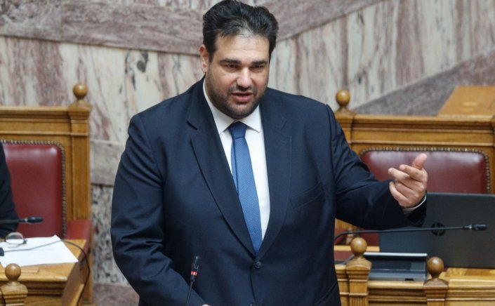 Interior Min Livanios: Δεν έχει αποφασιστεί καμία αύξηση δημοτικών τελών και τέλους παρεπιδημούντων από τους δήμους προς τις επιχειρήσεις