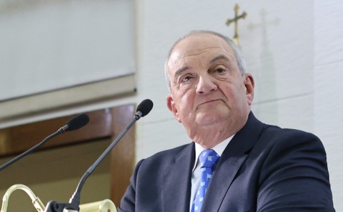 Past PM Karamanlis: Ανοίγει τα χαρτιά του για ΝΔ και Προεδρία της Δημοκρατίας!! Με αγωνία περιμένουν στο Μαξίμου την ομιλία Καραμανλή!!
