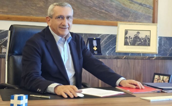 Joyeux Noël! G. Hatzimarkos: Αγάπη στην πράξη το μήνυμα των Χριστουγέννων