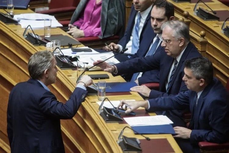 PASOK - Γερουλάνος: «Πρέπει να αλλάξει το μοντέλο ανάπτυξης, γιατί παράγει στρατιές νεόπτωχων»
