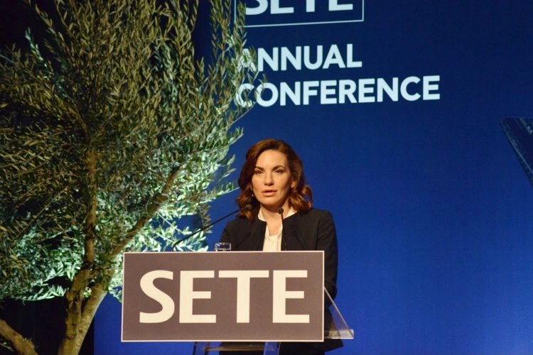 Tourism Min Kefalogianni-SETE: Προκλήσεις και κινήσεις για αναβάθμιση της τουριστικής εκπαίδευσης, εργασιακά, υποδομές και τιμές