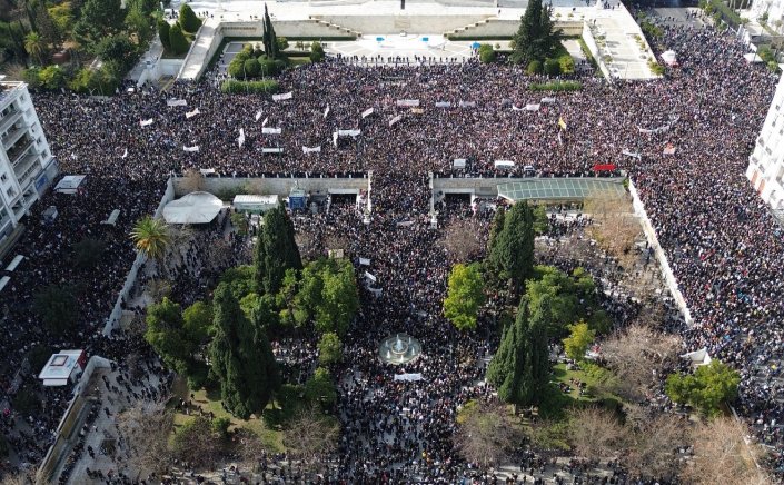 Political Barometer Prorata: Το 78% των διαδηλωτών για Τέμπη, θέλει αλλαγή κυβέρνησης - Το 19% βελτίωσή της