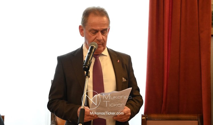 Xpήστος Bερώνης: Η πονεμένη ιστορία του δημοτικού φωτισμού των 2.500.000 € - Τους ενδιέφερε μόνο η αγορά των φωτιστικών και όχι ο φωτισμός της Μυκόνου [video]