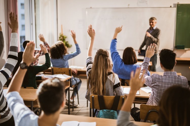 Education Policy: Ένας στους πέντε μαθητές κινδυνεύει να αποφοιτήσει από το Γυμνάσιο λειτουργικά αναλφάβητος