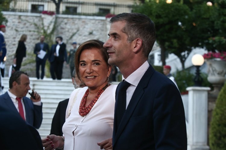 Politics & current affairs: Ο ανασχηματισμός απομακρύνεται, ο Μπακογιάννης πλησιάζει? Το δίλημμα του Κ. Μπακογιάννη, Δήμος ή Α' Αθήνας!!