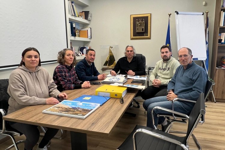 Mayor of Tinos: Σύσκεψη Εργασίας με το Δίκτυο Μπλε Δήμων και Προγραμματισμός Επόμενων Δράσεων για την Προστασία του Θαλάσσιου Περιβάλλοντος στην Τήνο