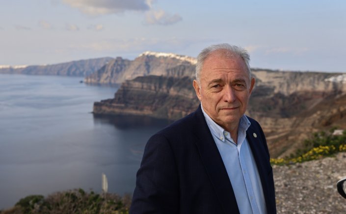 Santorini earthquakes - Ε. Λέκκας: «Πρωτόγνωρο φαινόμενο στα παγκόσμια χρονικά - Πλέουμε σε αχαρτογράφητα νερά»