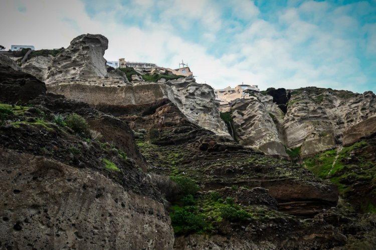 Santorini earthquakes - A. Ζεληλίδης, Kαθηγητής Γεωλογίας: Η άνοδος της λάβας θεωρώ ότι είναι η αιτία των σεισμών 