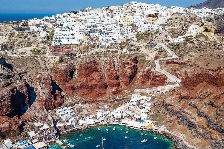 Santorini earthquakes: «Μην χαθεί η σεζόν λόγω σεισμών» - Αγωνία ξενοδόχων για τον τουρισμό στις Κυκλάδες