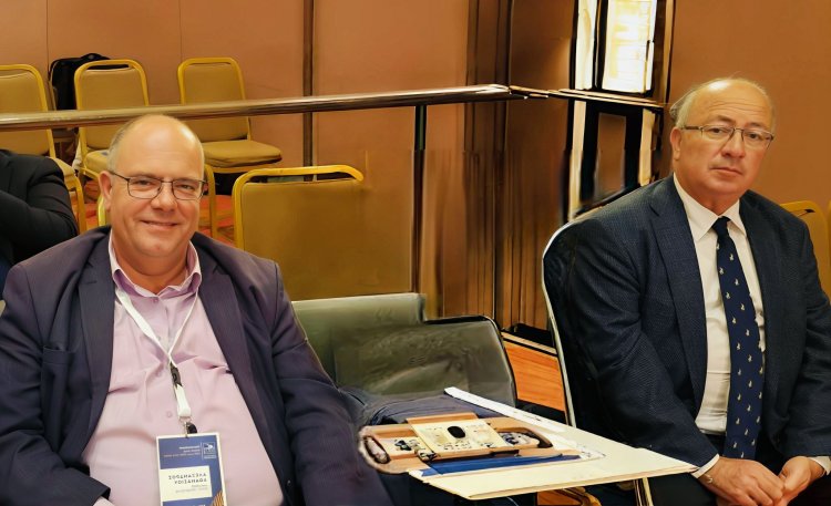 Αλέξης Αθανασίου: “Όποιο νησί πονάει, πονάμε όλοι” - Η απάντηση στα πικρόχολα σχόλια που δέχθηκε για την επίσκεψη στην Σαντορίνη