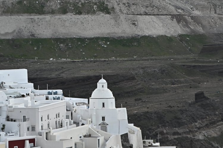 Santorini earthquakes - Λέκκας: «Θα είναι μια μακρόσυρτη ακολουθία - Το φαινόμενο ανέδειξε τα χρόνια προβλήματα - Σχεδόν τα μισά κτίρια της Σαντορίνης είναι αυθαίρετα»