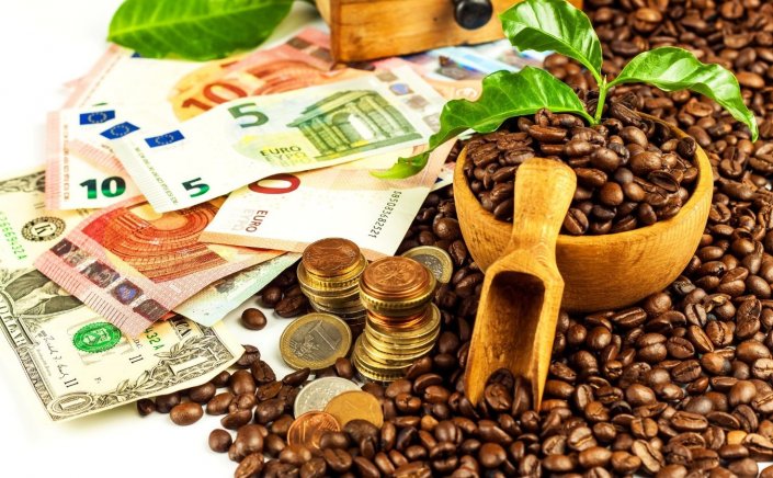 Coffee prices surge to record highs: Ανατιμήσεις στον καφέ φέρνει το ράλι στις διεθνείς τιμές