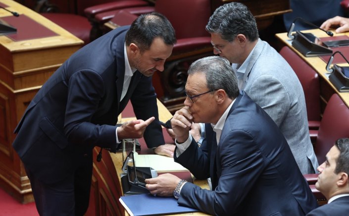 Politics & current affairs: Ο ΣΥΡΙΖΑ θέλει, η Νέα Αριστερά όχι [για την ώρα]