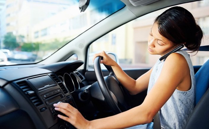 Mobile & Driving: Τέλος το κινητό στο αυτοκίνητο!! Το νέο σύστημα που θα τα «μπλοκάρει»!!