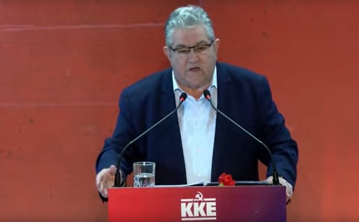 KKE leader Koutsoubas: Το ηθικό μεγαλείο των φωτογραφιών, όπου αποτυπώνονται οι κομμουνιστές που οδηγούνται στον θάνατο σε λίγα λεπτά, αποτελεί υπόδειγμα για τις νέες γενιές