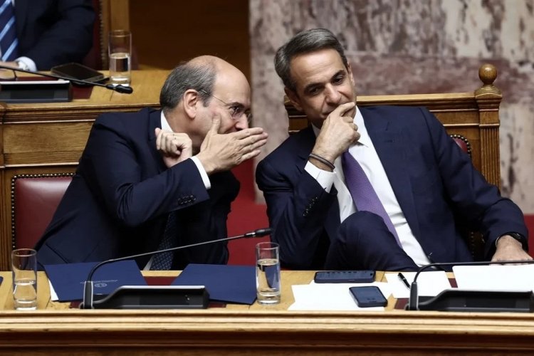 Politics & current affairs: Ο Κυριάκος, ο Κωστής, η αντιπροεδρία και τα «δαχτυλίδια»