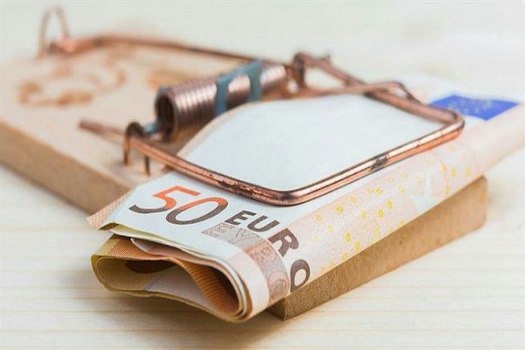 Tax Fraud: Σαρωτικοί έλεγχοι σε  Social Media & Τραπεζικούς Λογαριασμούς - Τα όπλα της ΑΑΔΕ