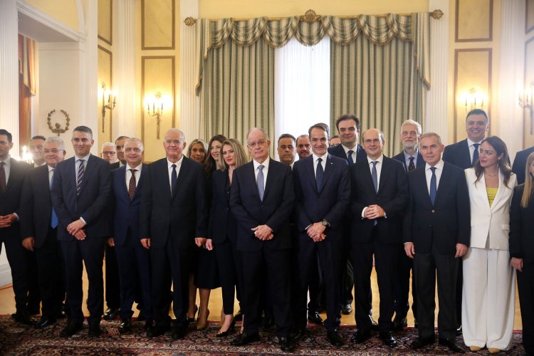 The new government was sworn in: Ορκίστηκαν τα νέα μέλη της Κυβέρνησης