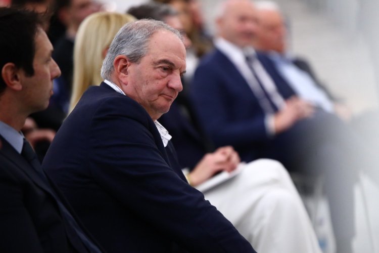 Past PM Karamanlis: Γιατί ο Καραμανλής δεν παρεμβαίνει πλέον στην επικαιρότητα;