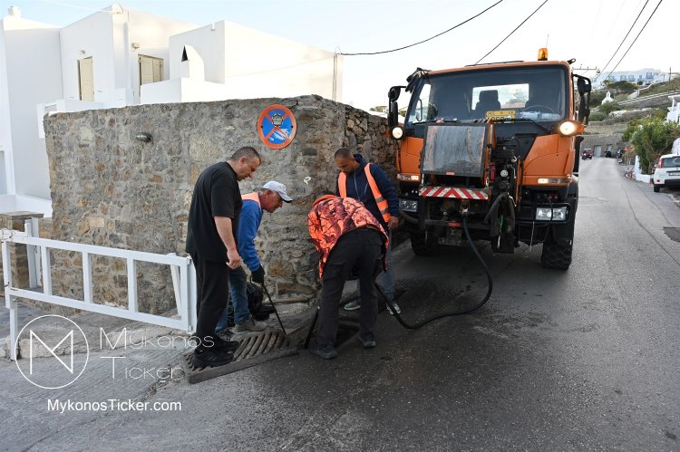 ΔΕΥΑ Μυκόνου: Καθαρισμός και συντήρηση των φρεατίων ομβρίων υδάτων στην περιοχή Ρόχαρη [Εικόνες & Video]