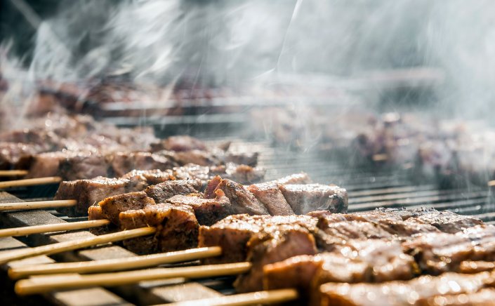 Τέλος στο υπαίθριο ψήσιμο στα πανηγύρια!! Μόνο με catering οι εκδηλώσεις!!