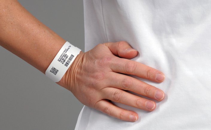 Hospital Patient Bracelet: Τα 14 νοσοκομεία που θα έχουν “βραχιολάκι” στις εφημερίες έως τα μέσα Ιουλίου