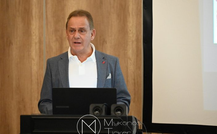 Xpήστos Bεpώvηs: Προωθούμε σειρά πρωτοβουλιών για επίτευξη της Βιώσιμης χρήσης των φυσικών και τεχνικών πόρων της Mυκόvoυ [Video]