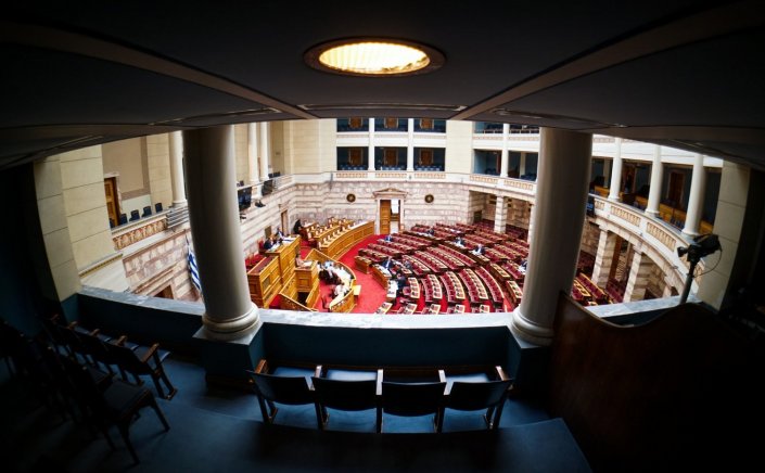 Ερώτηση στη Βουλή: Τα ΕΣΧΑΣΕ νομιμοποιούν τις αυθαιρεσίες σε βάρος του νησιωτικού περιβάλλοντος