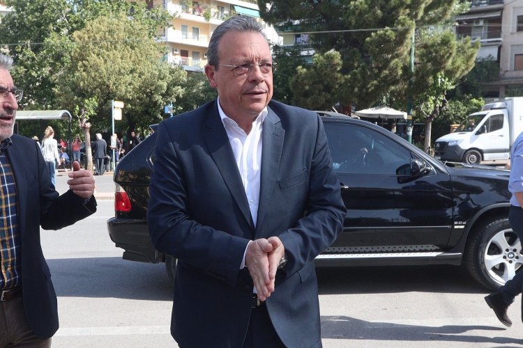 SYRIZA leader Famellos: Ο Φάμελλος κατέθεσε μήνυση για την Ομάδα Αλήθειας, ενός μηχανισμού προπαγάνδας και δολοφονίας χαρακτήρων - «Είναι θέμα δημοκρατίας»