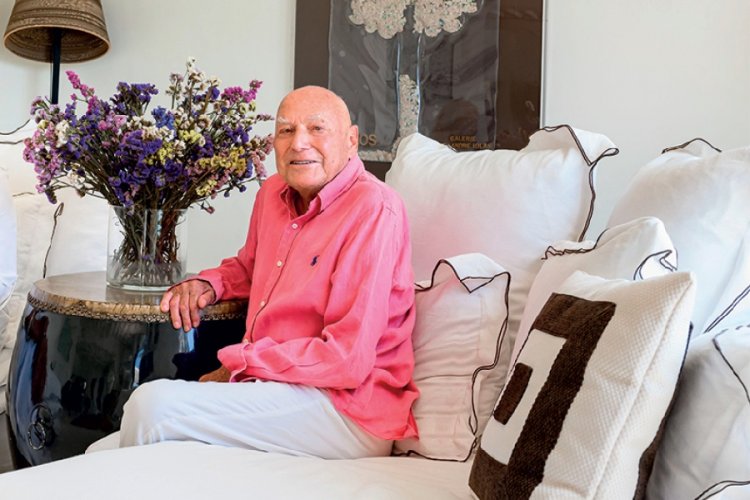 Notable Death: Έφυγε από τη ζωή ο Κώστας Ζουγανέλης, ο μποέμ της Μυκόνου