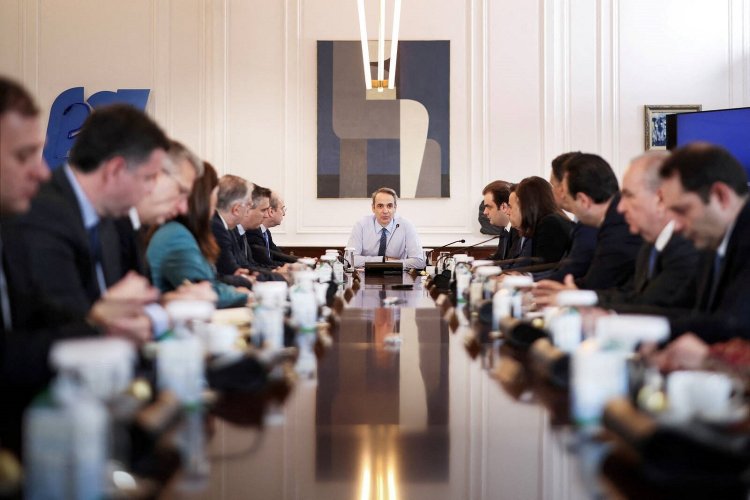 Behind the Politics: Το παρασκήνιο της Συνταγματικής Αναθεώρησης και ο σχεδιασμός Μητσοτάκη