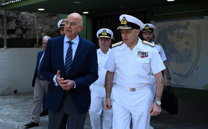 Emergency meeting at the Ministry of Defence: Έκτακτη σύσκεψη στο υπουργείο Άμυνας - Σχέδια για προστασία της Ελλάδας από βαλλιστικούς πυραύλους