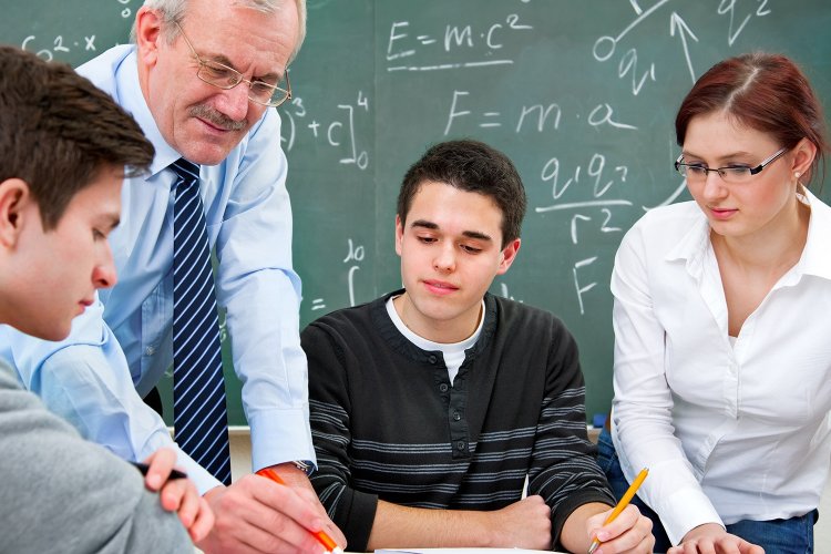 Education Policy: Αυστηρότερους όρους αποφοίτησης από το Λύκειο ζητάνε 4 «γαλάζιοι» βουλευτές!! Μαθητές αποφοιτούν με βαθμούς κάτω από τη βάση σχεδόν σε όλα τα βασικά μαθήματα  [H Ερώτηση]