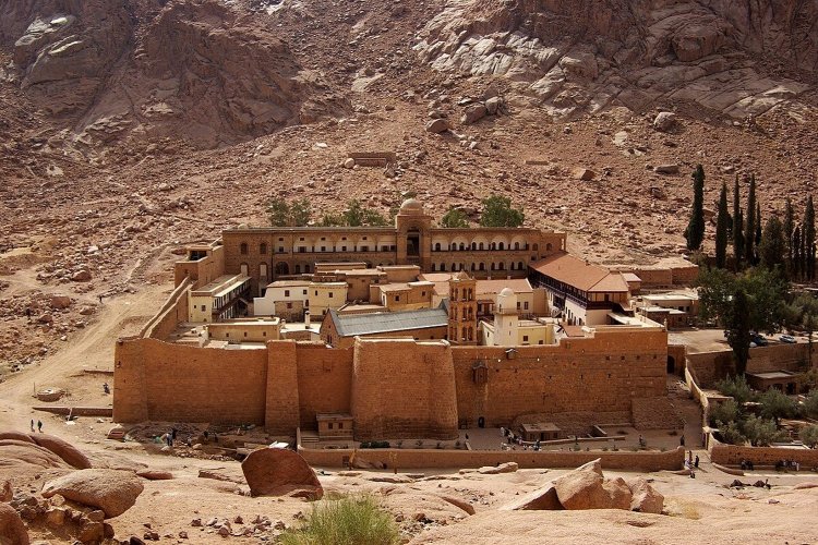 Sinai Monastery: Δύσκολα τα πράγματα για τη Μονή Σινά – Τι θα ζητήσει ο Γεραπετρίτης