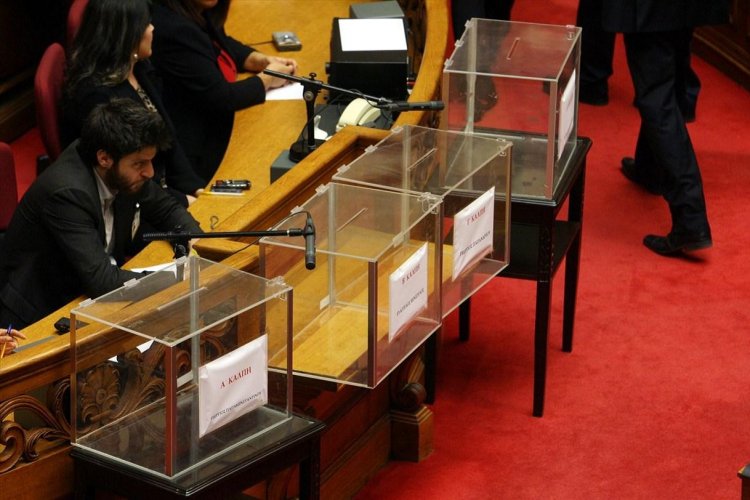 Preliminary investigation: Ψάχνουν κάλπες στη Βουλή!! Προανακριτική με 14 [!] κάλπες!!