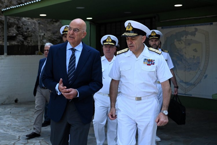 Emergency meeting at the Ministry of Defence: Έκτακτη σύσκεψη στο υπουργείο Άμυνας - Σχέδια για προστασία της Ελλάδας από βαλλιστικούς πυραύλους