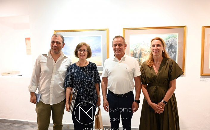 Με 29 έργα του Nicholas Egon εγκαινιάστηκε η νέα έκθεση του Τελλογλείου Ιδρύματος στη Δημοτική Πινακοθήκη Μυκόνου [Εικόνες & Videos]