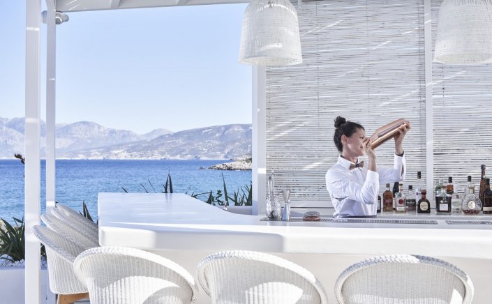 Digital Job card: Σφοδρές Βολές για την Ψηφιακή Κάρτα Εργασίας από τους Ξενοδόχους