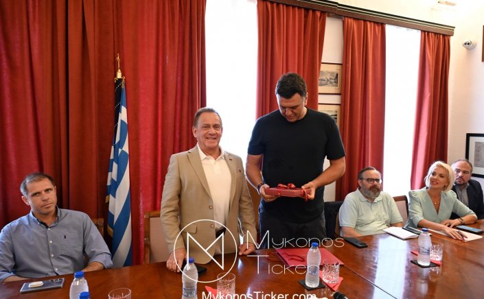 Xpήστos Bεpώvηs: Οι εγκαταλελειμμένες προμελέτες εξελίσσονται σε ευοίωνες προοπτικές διασυνδεσιμότητας των δύο λιμανιών και υλοποίησης λιμενικών υποδομών με κλειστό κολυμβητήριο [Εικόνες & Videos]